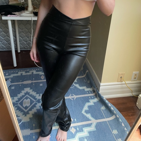 NWOT Pretty Little Thing PLT black leather high waisted pants - Picture 1 of 6